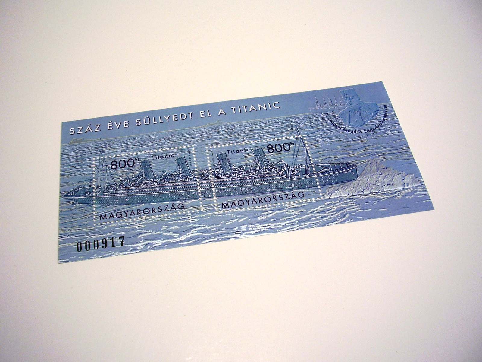 A képen a Titanic bélyeg látható