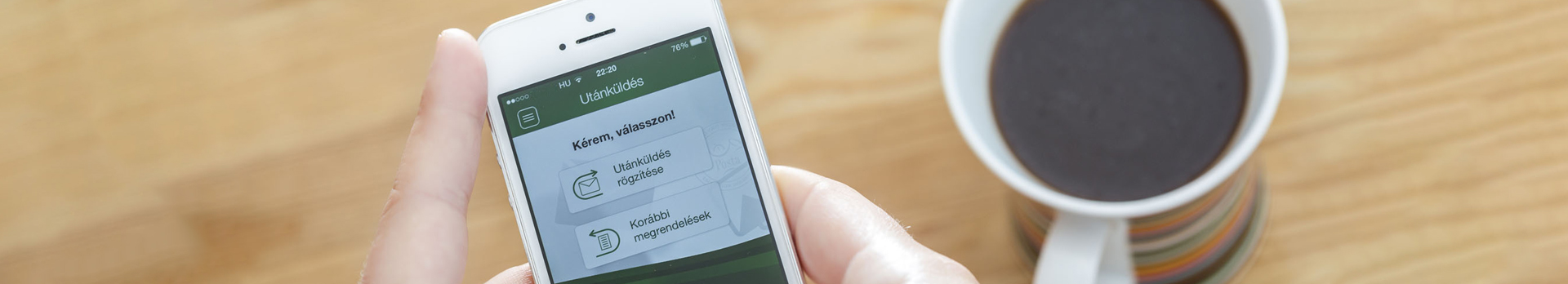 A képen egy mobiltelefonon a posta applikációban az utánküldés látható